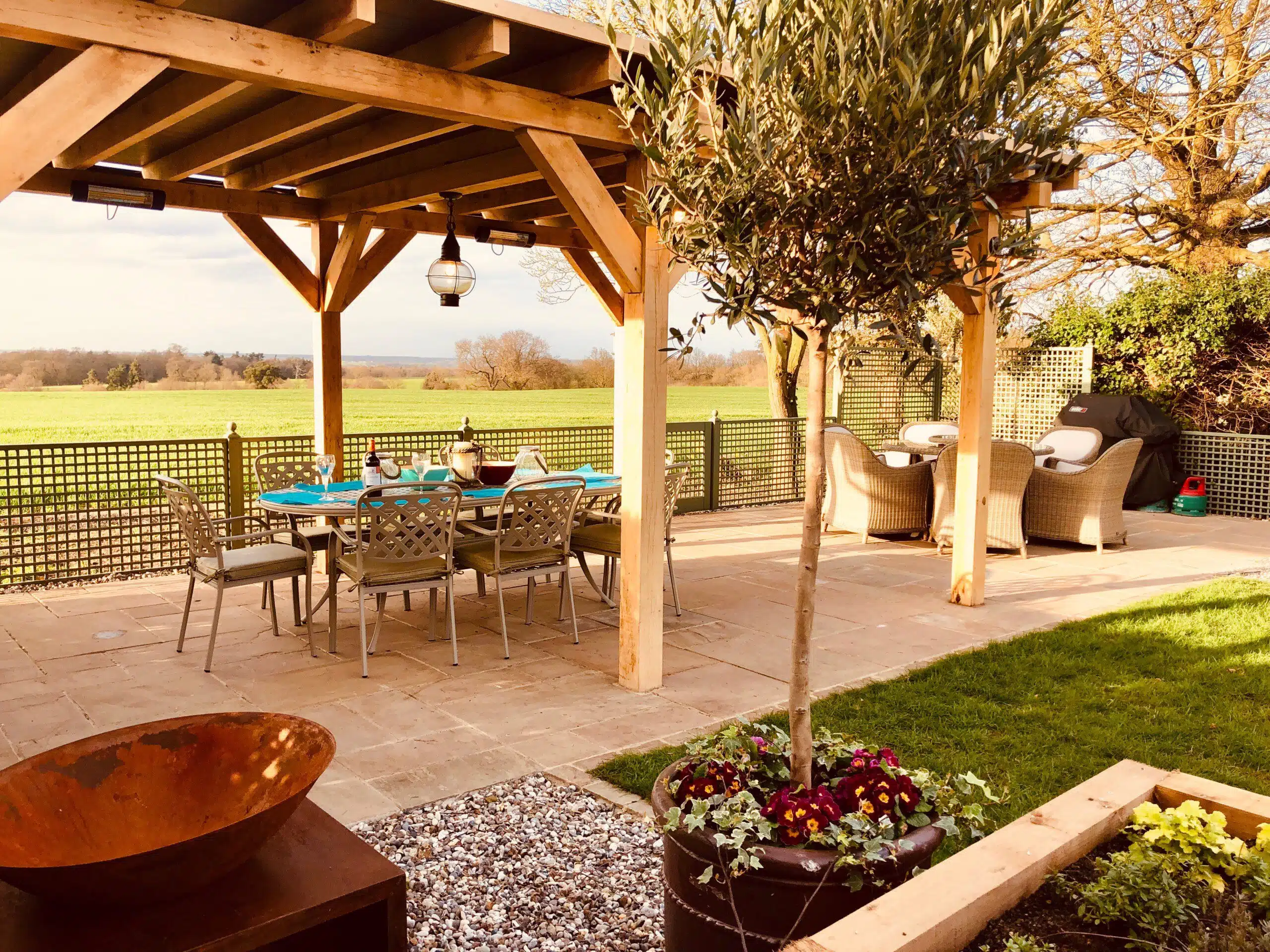 gardening-The Essex Garden-Gardeners Billericay-Gardeners Havering-Gardeners Brentwood-Gardeners Braintree-Gardeners Epping Forest-Gardeners Harlow-Gardeners Chelmsford-Gardeners Colchester-Gardeners Leigh on Sea-Gardeners Maldon-Gardeners Rayleigh-Essex Garden Co.-Gardening services-Garden designers-Landscape gardeners-Luxuryoutdoor living spaces-Customer satisfaction-Garden design-Planting plan-Garden landscaping-Small garden projects-Border design-Garden irrigation-Garden maintenance-Outdoor lighting design-Outdoor kitchens-Pergolas-Gazebos-Swimming poolsHot tubs-Award-winning-Association of Professional Landscapers (APL)-HTA (Horticultural Trades Association)-Billericay-Havering-Brentwood-Braintree-Epping Forest-Harlow-Chelmsford-Colchester-Maldon-Rayleigh